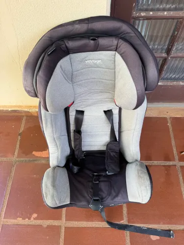 Cadeirinha para Carro Voyage com Cinto de 5 Pontos