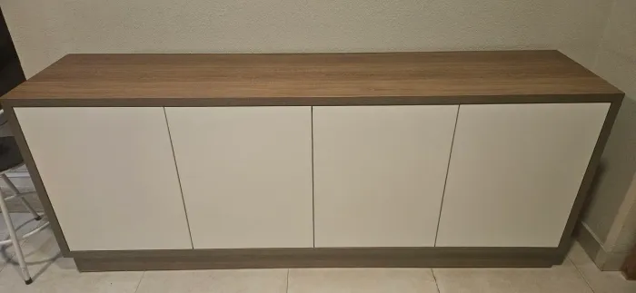 Rack de MDF planejado 2,00m com rodízios embutidos - Ótimo estado