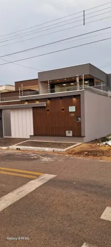 Vendo casa nova com 3 suites 4 banheiros, piscina Qd 309 Sul proximo da Graciosa em Palmas