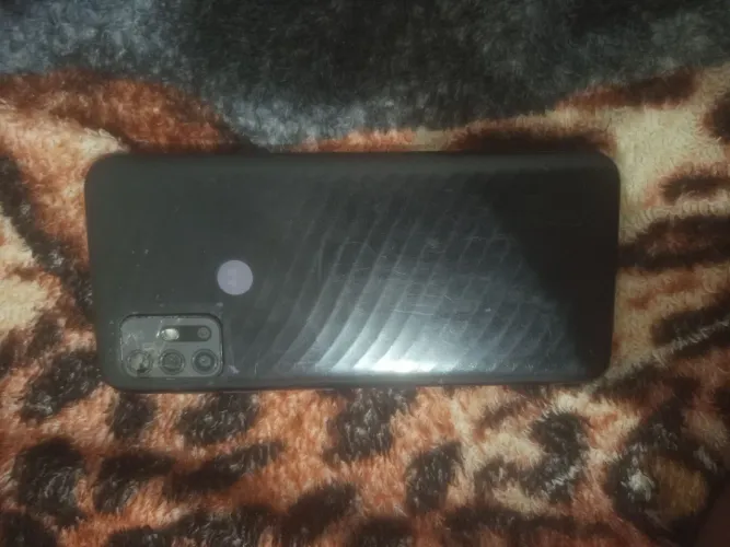 Vendo um celular um moto g 10