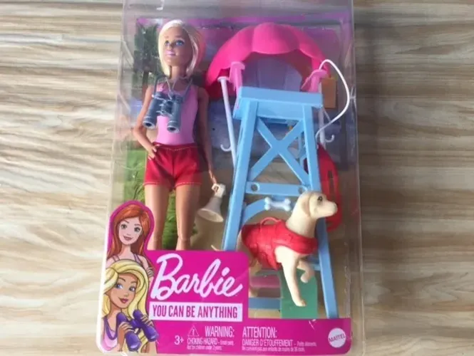 Barbie profissões salva vidas praia