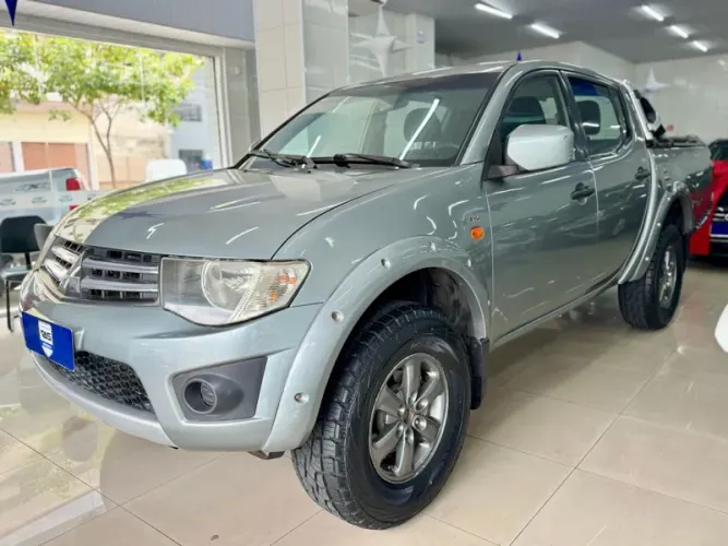 Mitsubishi L200 Evolution 3.2 4X4 TB Int. Diesel 2013
