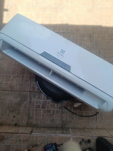 AE CONDICIONADO 9000 BTUS COM GARANTIA