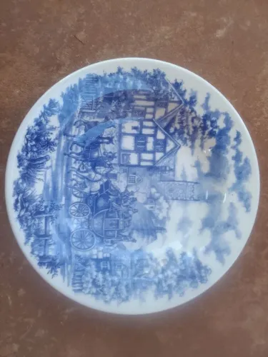 Decoração em pratos de porcelanas raríssimo 