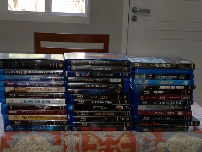 Vendo coleções de DVD e Blue Ray, alguns raríssimos.