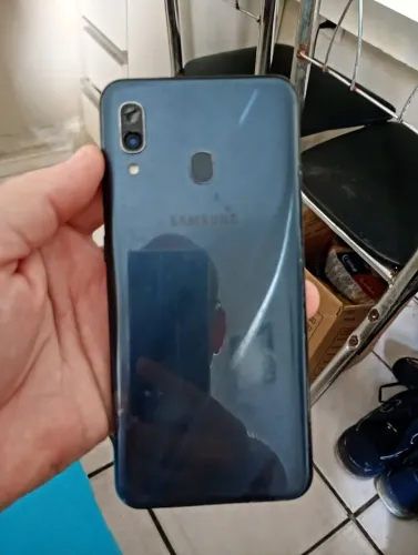 SAMSUNG GALAXY A30 64GB.