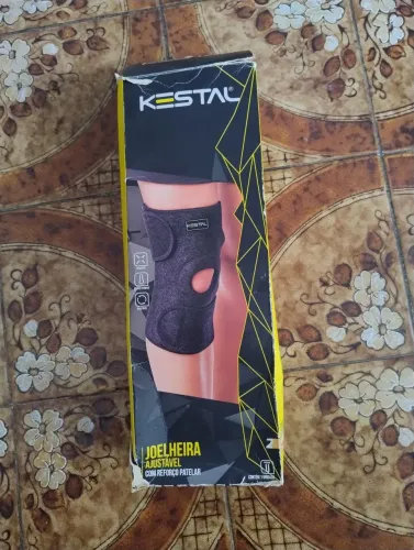 Joelheira ajustável com reforço Patelar 