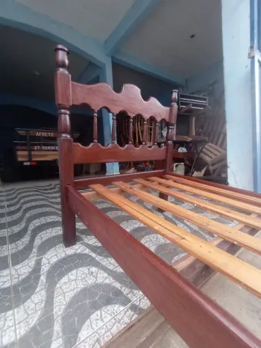 Cama de solteiro de madeira macanaiba 399,00