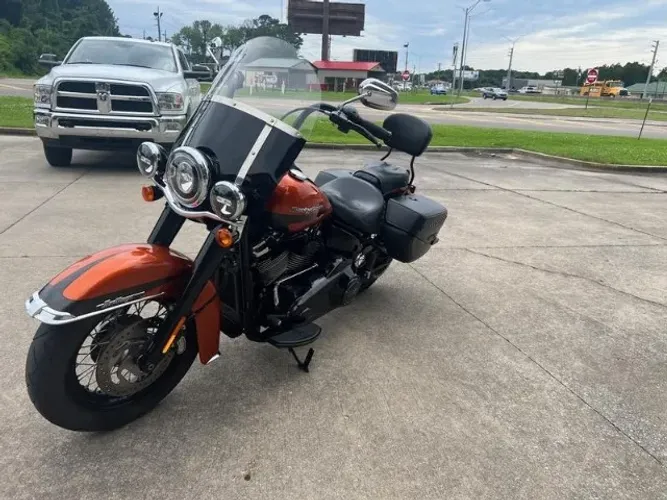 heritage softail classic  114