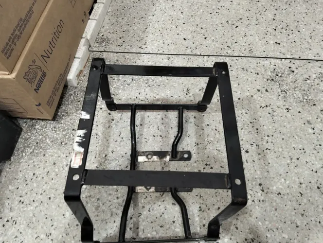 Vendo suporte para baú da Titan 150 