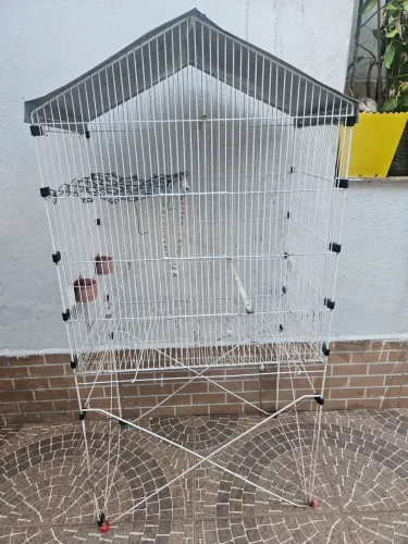 Gaiola de calopsita ou passarinho grande de chão