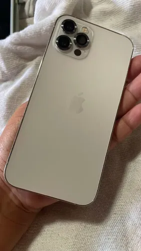 Vendo iPhone 12 512g tá novo