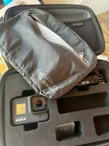 GoPro Hero 8 Black kit com case e tripé originais + Acessórios Quanta