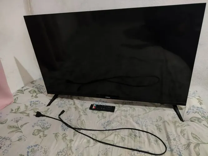 VENDO TV 43 POLEGADAS SEMI NOVA
