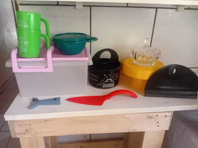 Tupperwares