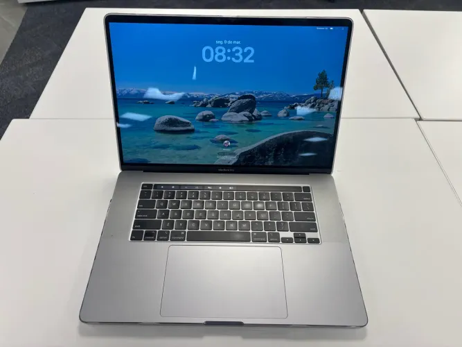 macbook pro 16 i9