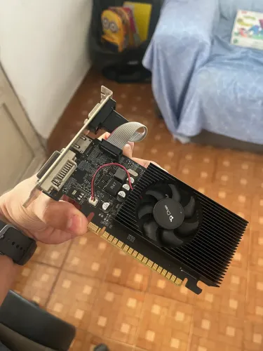 GEFORCE GT 730 4GB HDMI DVI VGA Testada FurMark e CPU-Z