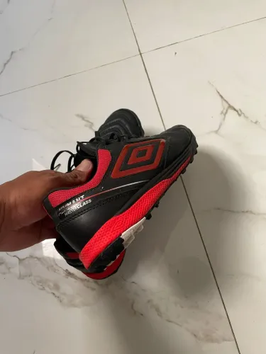 Chuteira Socyte Umbro Adamant 39