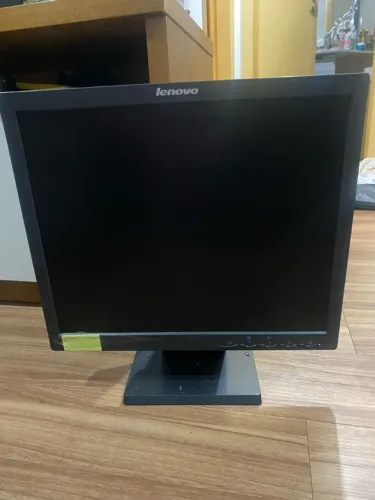 Monitor Lenovo