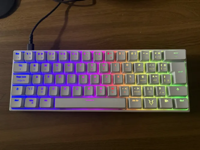 Vendo/Troco Teclado Mecânico Husky 60% Seminovo