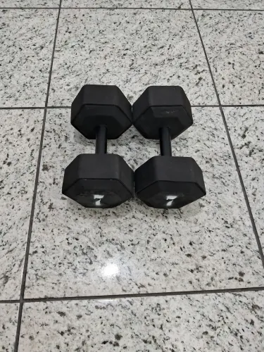 Par de Halteres de concreto 7 kg emborrachado 
