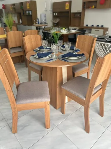 Sala de Jantar com 4 Cadeiras 100% MDF com Tampo Redondo