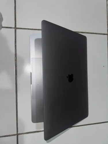 MacBook Pro 15? 2018 | i7 | 32GB RAM | 256GB SSD | Radeon Pro 555X