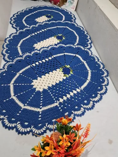 Kit com 3 tapetes de crochê novos