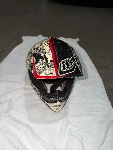 Capacete Motocross trilha Troylee tamanho 56