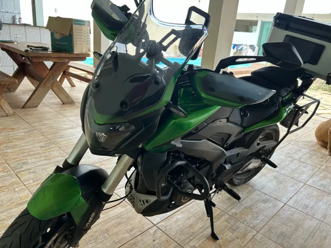 Grande oportunidade Bajaj Dominar 400 2025
