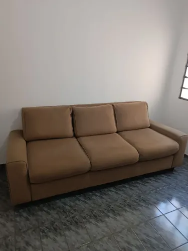 Sofá 3 lugares, grande, confortável