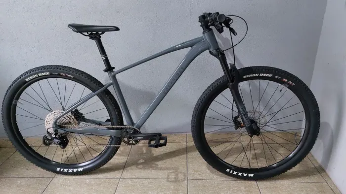Bicicleta Rockrider Explorer 540 - Grupo Shimano Deore 12v