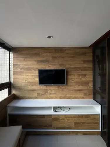 Painel mdf para tv com estante e banco para 5 pessoas!