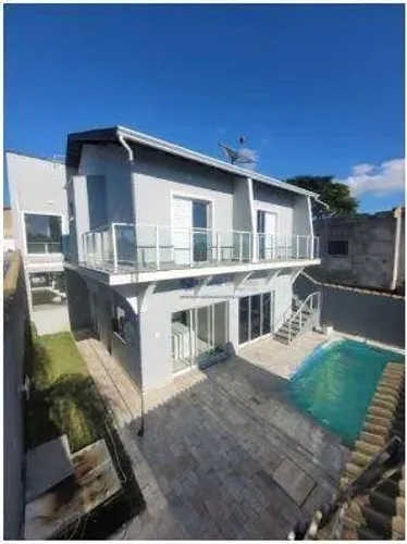 CASA COM PISCINA EM ARUJÁ 300M² 4 DORMITÓRIOS 2 SUÍTES 2 VAGAS - PRÓXIMO AO CENTRO