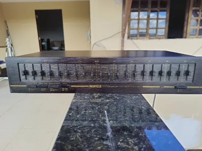 EQUALIZADOR NASHIVILLE NQ 1900 - CLÁSSICO ANOS 80 - EM PERFEITO ESTADO