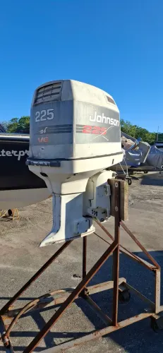 Motor popa 225 HP