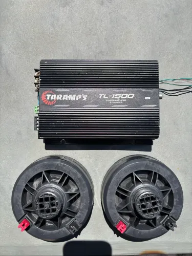 Amplificador Taramps + Cornetas