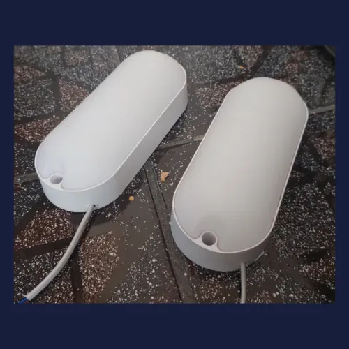 Duas luminárias LED "Tartaruga" 8W bivolt (vir buscar/enviar app no Marco, Pix) R$30,00