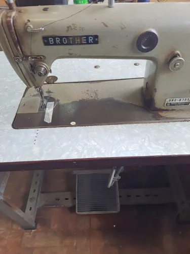 Máquina reta industrial