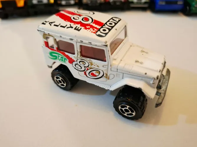 Miniatura Toyota Land Cruiser FJ40 - Rara!!!