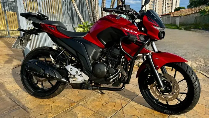 Vendo excelente moto.