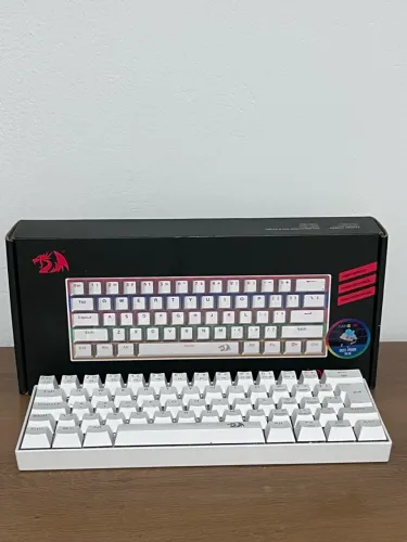 Teclado Gamer Mecânico Redragon Lakshimi