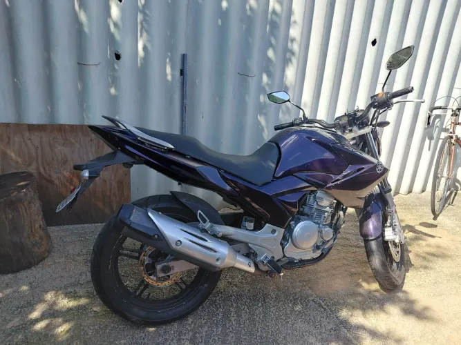 YAMAHA/FAZER YS250.