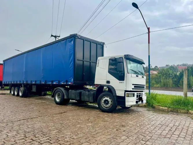 IVECO CURSOR 320 ANO 2009