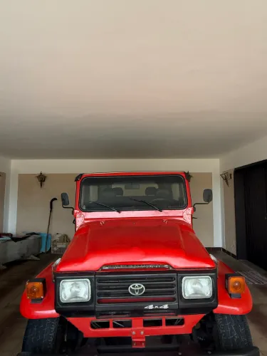 Toyota Band.Jipe Cap.de Aço Chas. Longo Diesel 1985