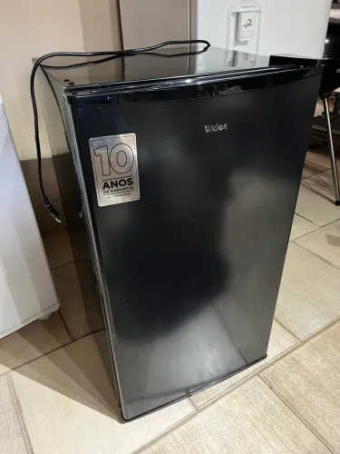 Frigobar MIDEA 92L PRETO