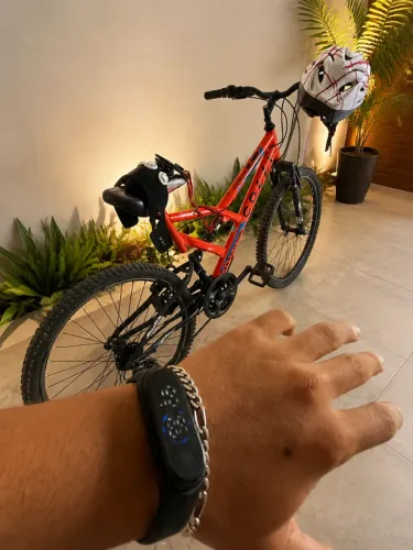 Bicicleta Aro 26 + Capacete + Chave e Cadeado + Mascara de Respiração + Relógio Digital ?