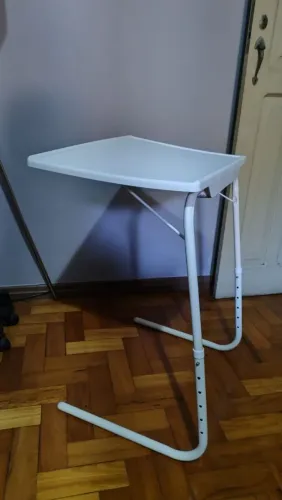 Mesa dobrável para estudos ou alimentação