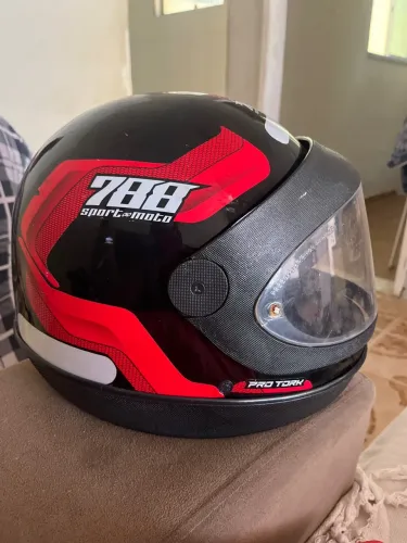 Capacete Pro tork semi-novo usado poucas vezes