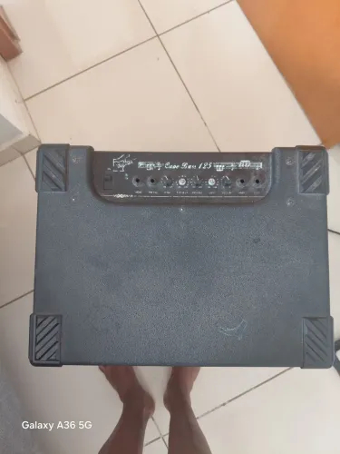 Caixa som voxstom para baixo